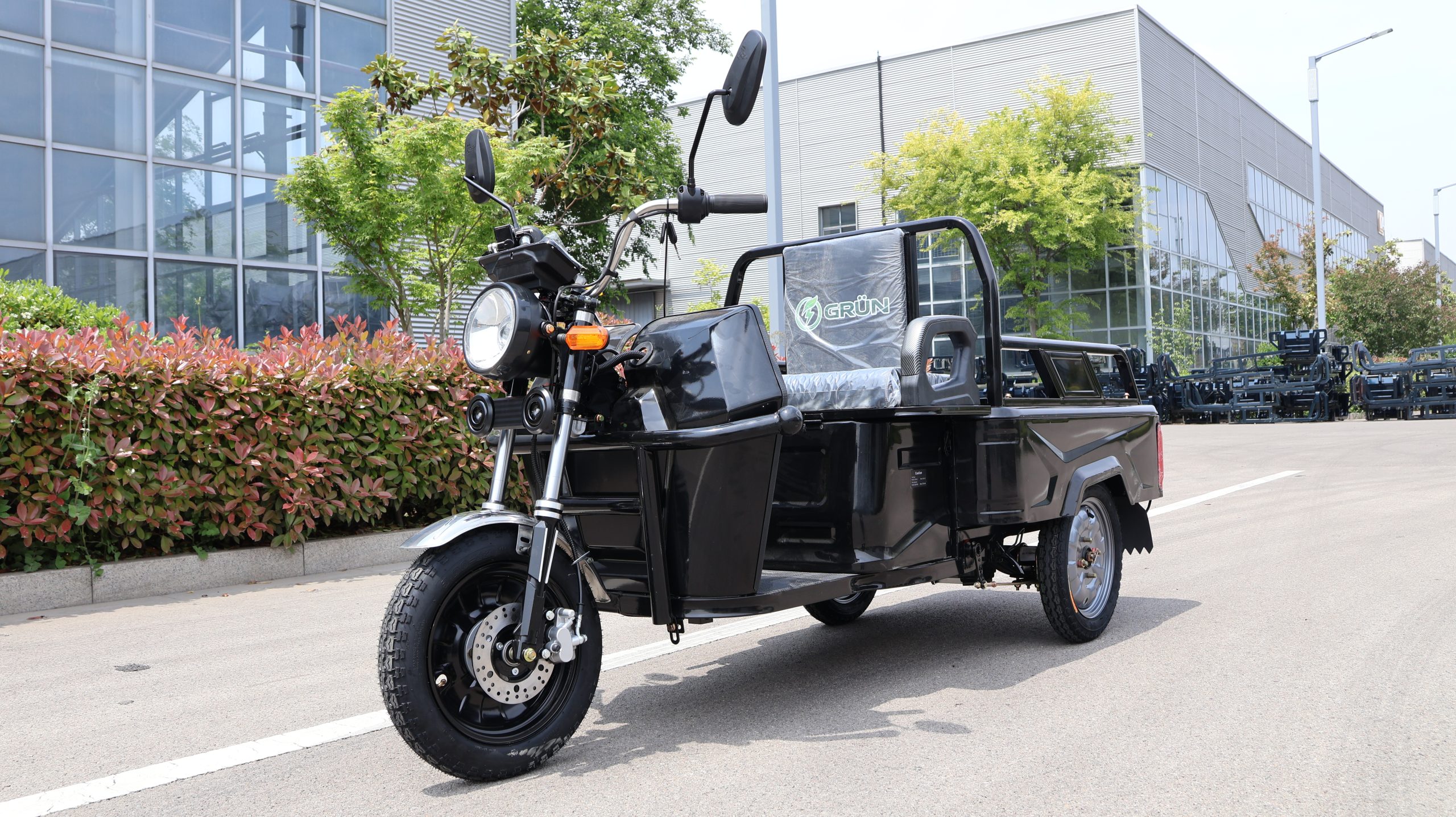 Triciclu Electric pentru transport utilitar - B03 - Negru